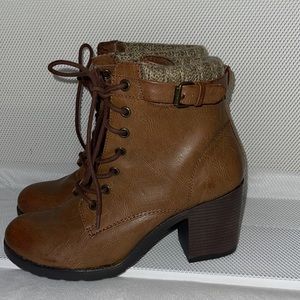 Mia lace up boot